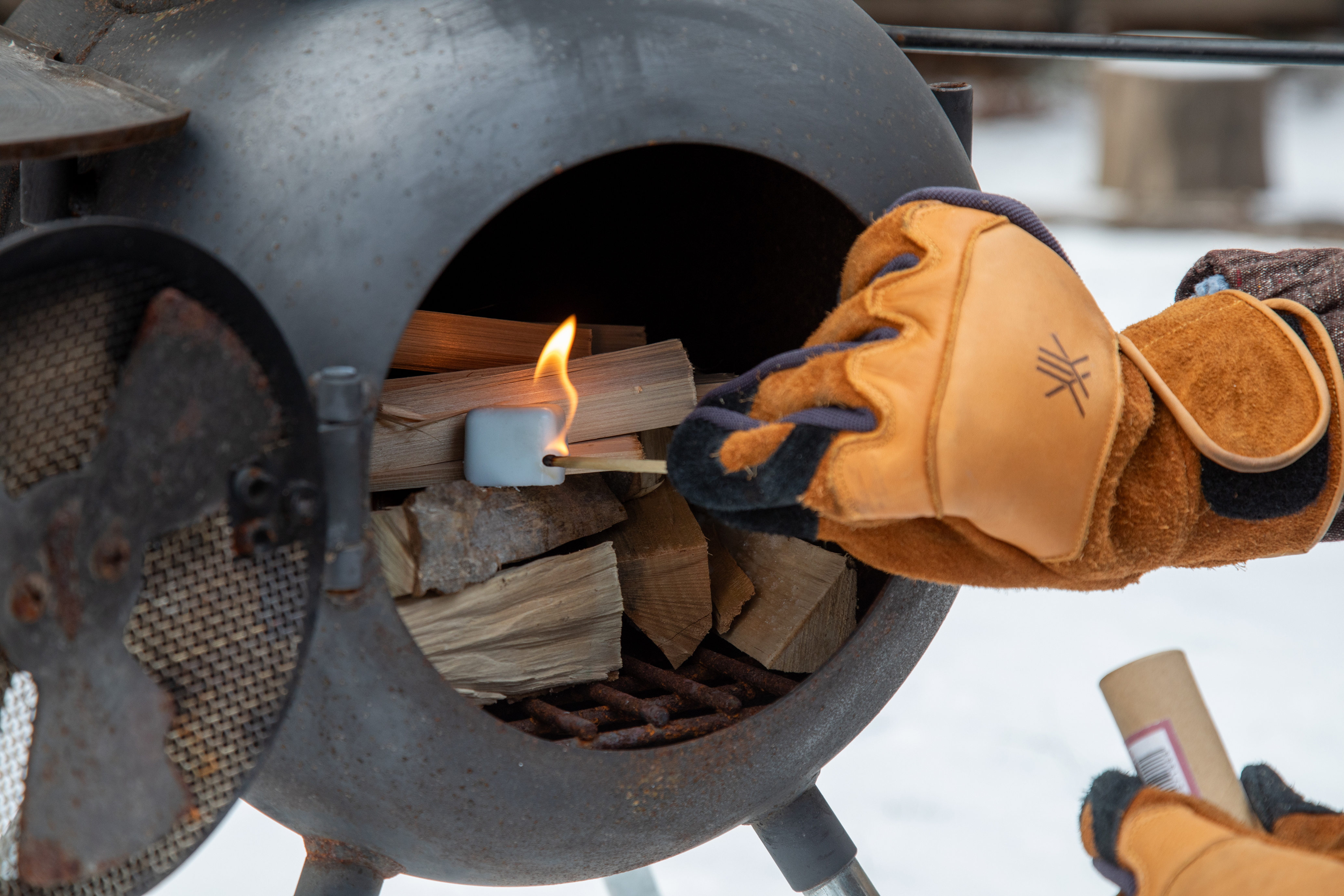 扱いやすいキューブ状固形燃料